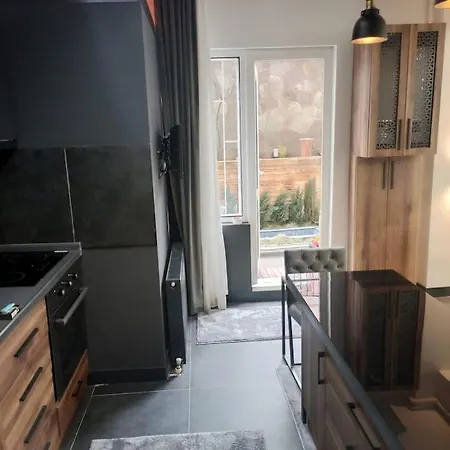 Apartment Very Luxry_3 Bath_3 Bathroom_garden *